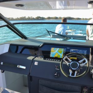 Privatiser l'Axopar 37 Sun Top Wet Bar